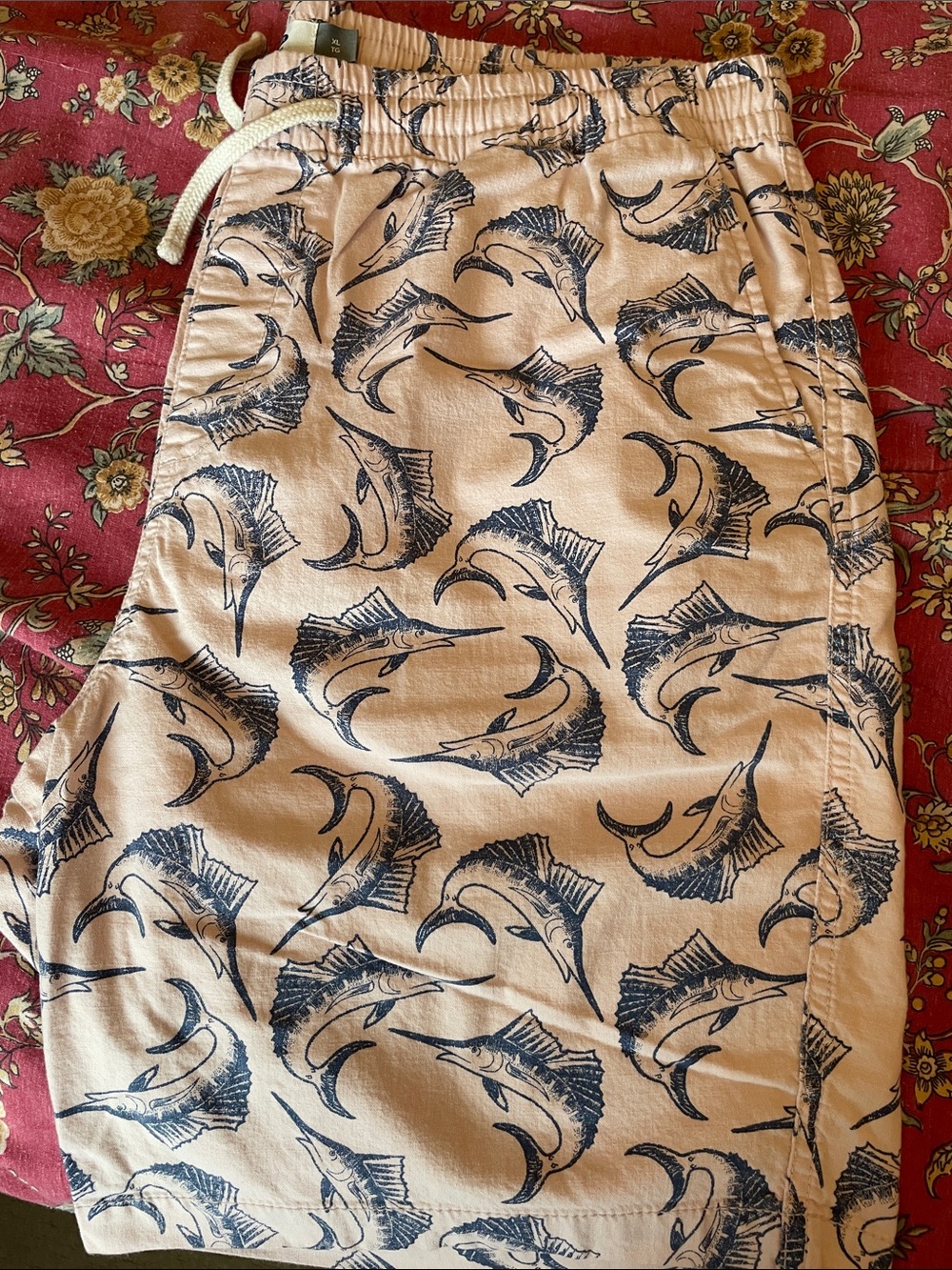 Men’s salmon colored pull on Old Navy shorts size XL